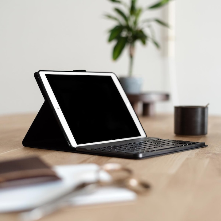 Actual product image Accezz QWERTY Bluetooth Keyboard Bookcase Samsung Galaxy Tab S9 11.0 inch (Eng. Int.)