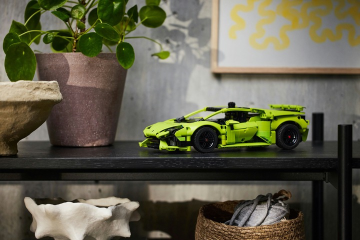 Actual product image LEGO 42161 Lamborghini Huracán Tecnica (42161, LEGO Technic)