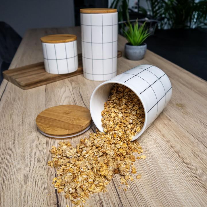 Actual product image Intirilife Storage tin 700 ml capacity