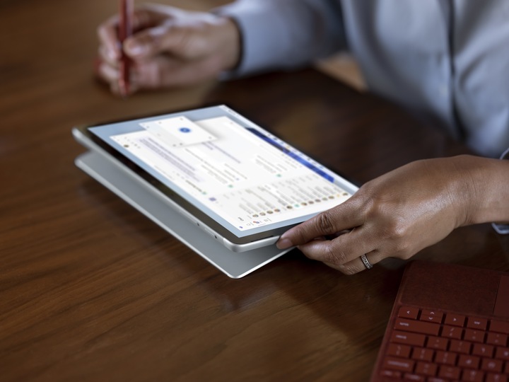 Produktbild Microsoft Surface Go 3 LTE for business (10.50", Intel Core I3-10100Y, 8 GB, 256 GB, Ohne Tastaturlayout)