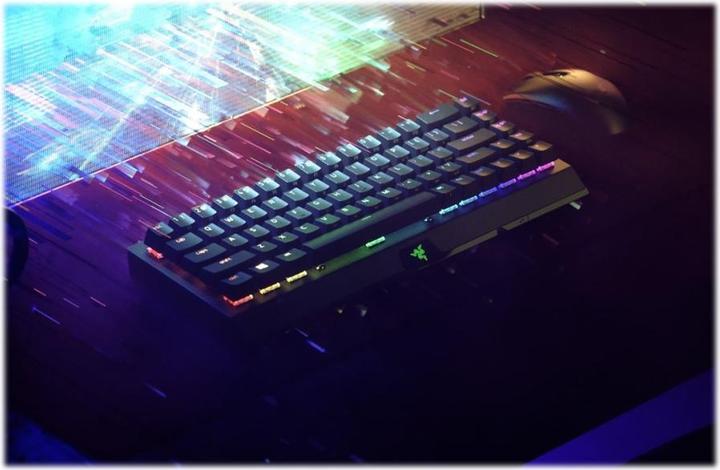 Actual product image Razer BlackWidow V3 Mini HyperSpeed (DE, Wireless, Cable)