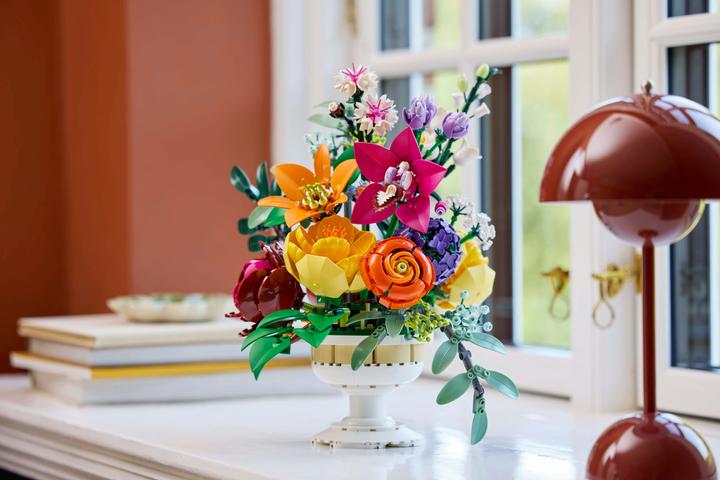 Actual product image LEGO Flower arrangement (10345, LEGO Botanical, LEGO Rare Sets)