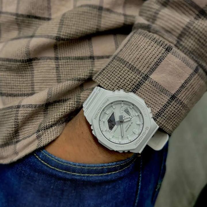 Produktbild G-Shock GA-2100-7A7ER (Chronograph, 49 mm)