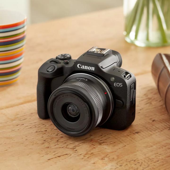 Actual product image Canon EOS R100 Kit (18 - 45 mm, 24.10 Mpx, APS-C / DX)