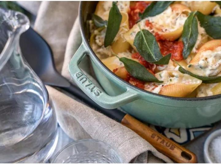 Actual product image Staub Cocotte (Casserole + stew pot, Cast iron, 28 x 18.20 cm)