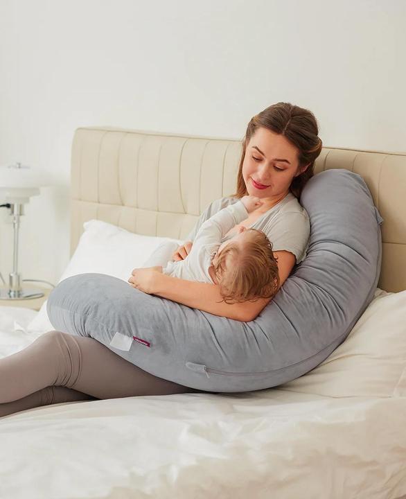 Produktbild Momcozy F-förmiges Stillkissen Samt GRA (148 cm)