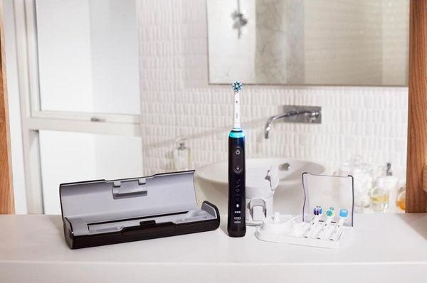 Produktbild Oral-B Genius 9000 White CH-Edition