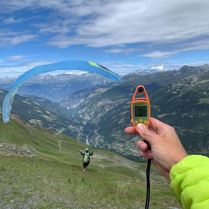 Actual product image Skywatch Pro black