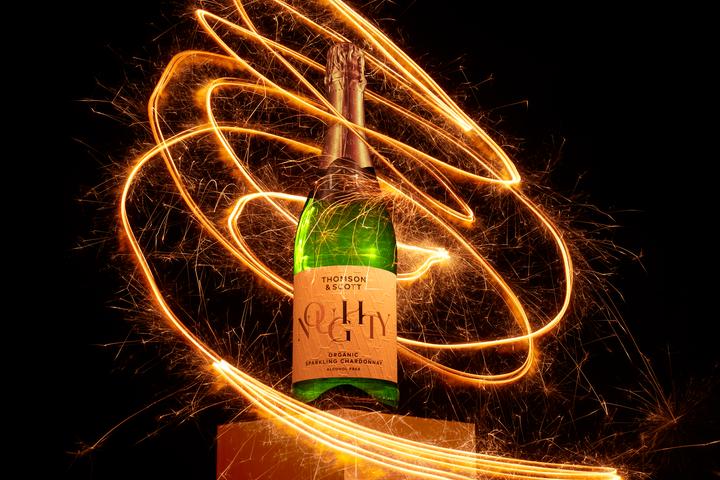 Produktbild Thomson & Scott Noughty Organic Sparkling Chardonnay (1 x 75 cl)