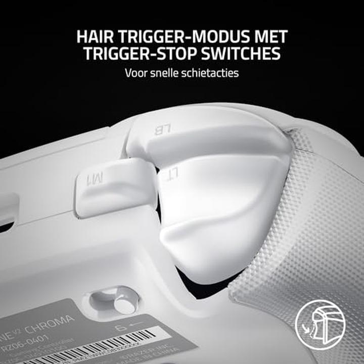 Actual product image Razer Wolverine V2 Chroma (Xbox Series X, Xbox One X, PC, Xbox One S, Xbox Series S)