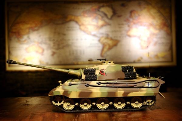 Actual product image Es-toys Heng Long RC Tank Dt. Königstiger