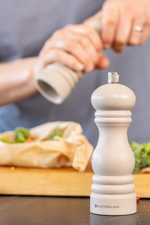 Actual product image Master Class Salt or Pepper Capstan Mill (Pepper, Salt)