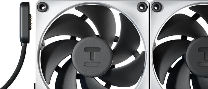 Actual product image Hyte THICC FP12 120MM PWM FAN 3PK + NP (120 mm, 3 x)