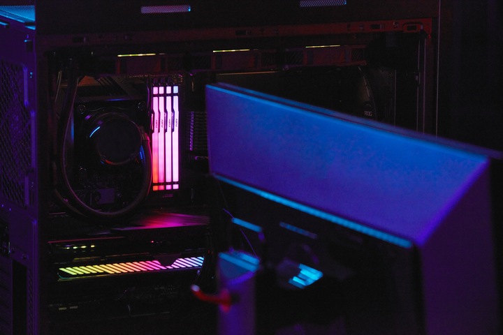 Productafbeelding Kingston FURY Beast RGB AMD EXPO (2 x 16GB, 5600 MHz, DDR5 RAM, DIMM 288 pin)