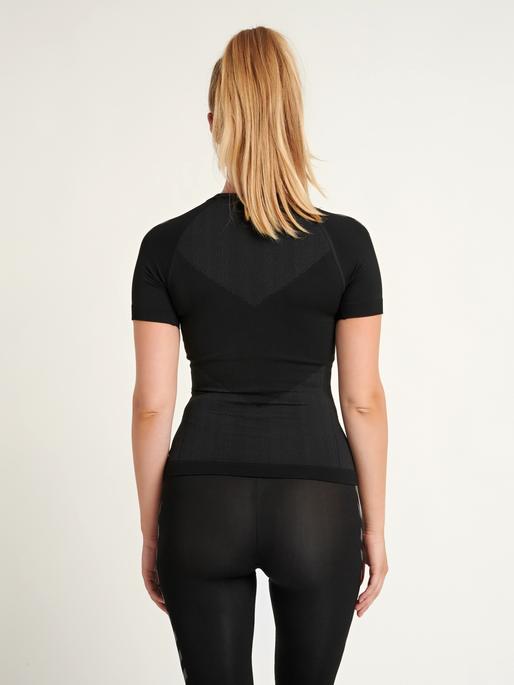 Actual product image hummel First Seamless Jersey S/S Woman (S)
