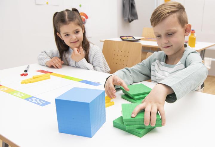 Produktbild Betzold Zehnersystemsatz mit Rechentafel (Deutsch)
