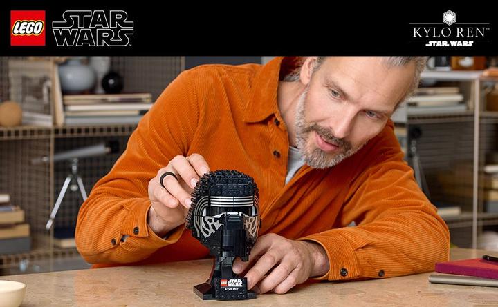 Actual product image LEGO Kylo Ren helmet (75415, LEGO Star Wars)