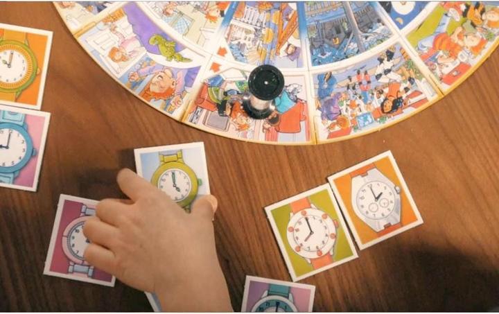 Produktbild Ravensburger Lernspiel Wer kennt die Uhr? (Deutsch, 6 - 7 Jahre)