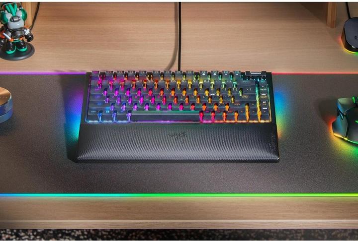 Produktbild Razer BlackWidow V4 (US, Kabelgebunden)