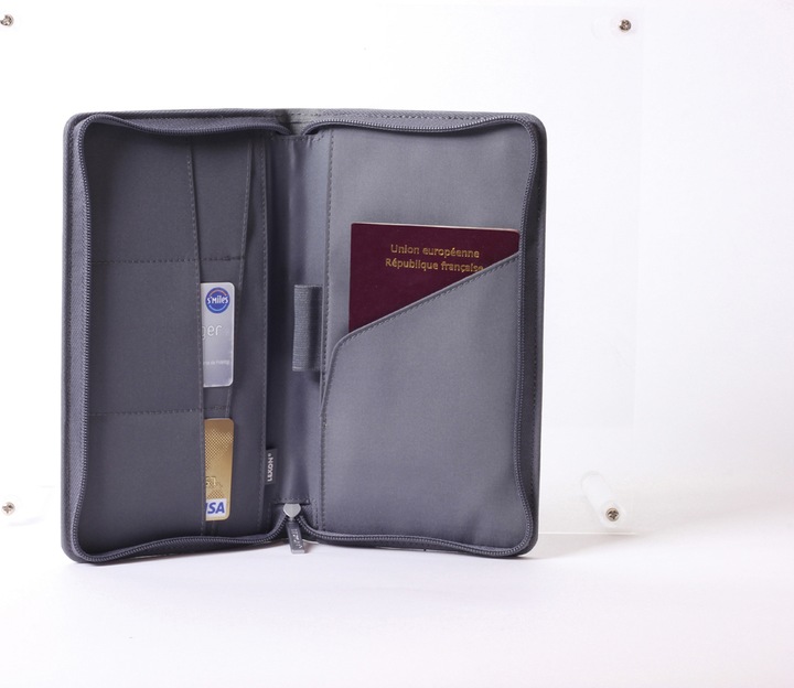 Actual product image Lexon NEW PASSPORT POUCH - Passport Case (Passport cover)