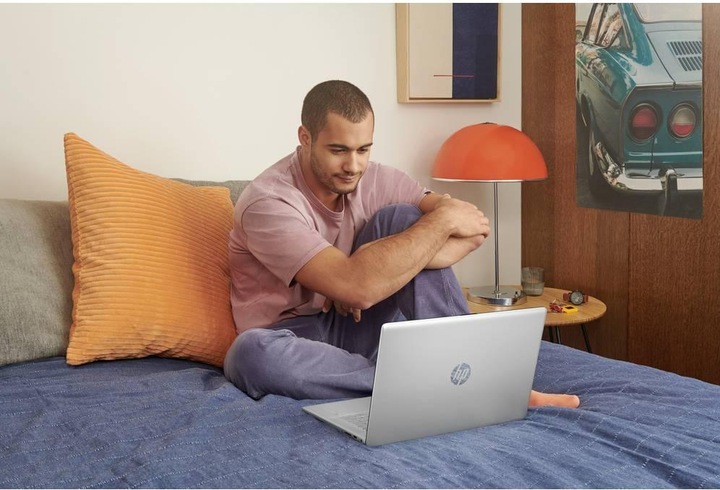 Immagine prodotto HP 17-cp0565ng Argento naturale (15.60", AMD Ryzen 5 5500U, 8 GB, 512 GB, DE)