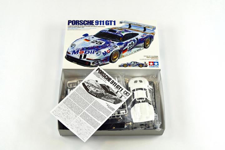 Actual product image Tamiya Porsche 911 GT1