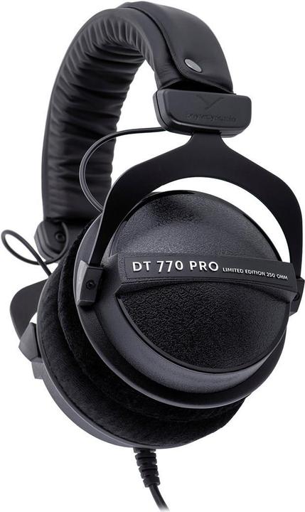 Actual product image Beyerdynamic DT 770 Pro Black Limited Edition (No noise cancelling, Cable)