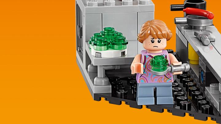 Actual product image LEGO Jurassic World Hunt for the Velociraptor (75932, LEGO Jurassic World)