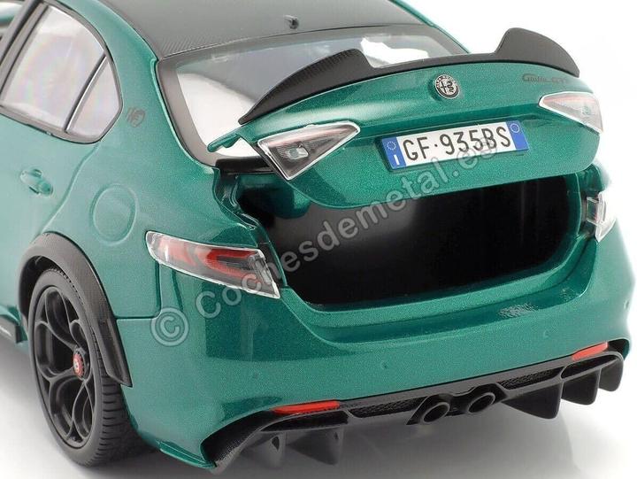 Actual product image Bburago 928814.004 bburago- Alfa Romeo Giulia GTA 20020 1:18 verde