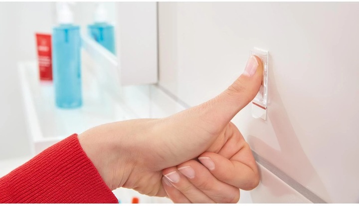 Produktbild tesa Powerstrips Klebehaken SMALL Eckig - 3 x selbstklebende Wandhaken