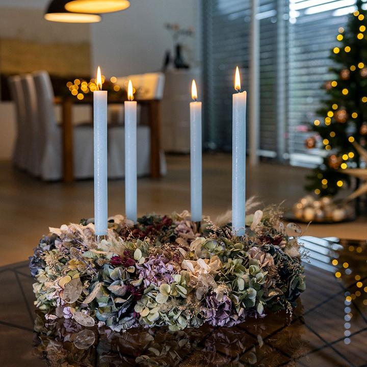 Immagine prodotto VEG and the City Corona d'Avvento con fiori secchi selvatici di circa 45 cm - Candele blu ghiaccio (45 cm)