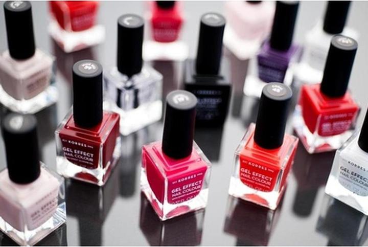 Actual product image Korres Nails Gel Effect Nail Colour No. 32 Cocos Sand / 16 ml (32 Coconut sand, Gel-Effect Nail Polish)