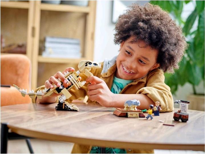 Productafbeelding LEGO T. Rex skelet in de fossielen tentoonstelling (76940, LEGO Jurassic World)