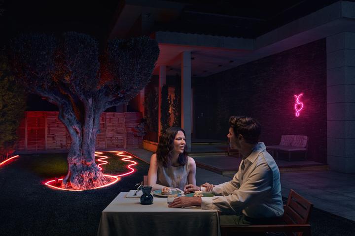 Productafbeelding Philips Hue Neon Gradient Outdoor Lightstrip (1000 cm, Buiten)