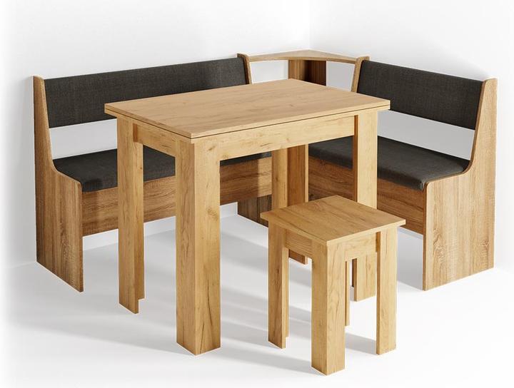 Vicco Roman mit Tisch