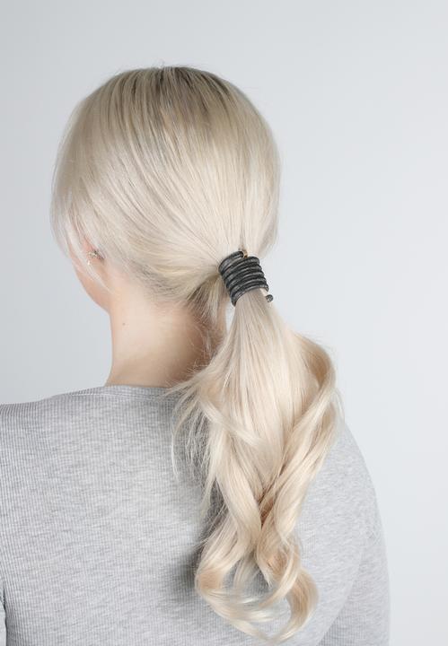 Produktbild Trisa Fashion Long Twister Schwarz 4 Stk. (Haargummi)