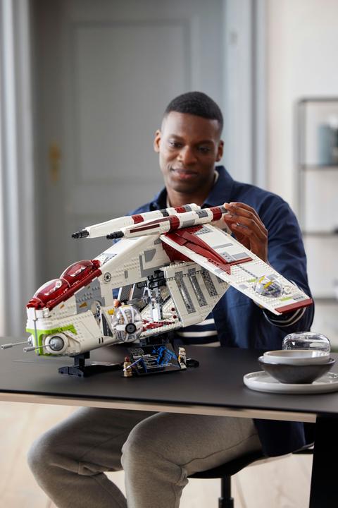 Actual product image LEGO UCS Republic Gunship (75309, LEGO Rare Sets, LEGO Star Wars)