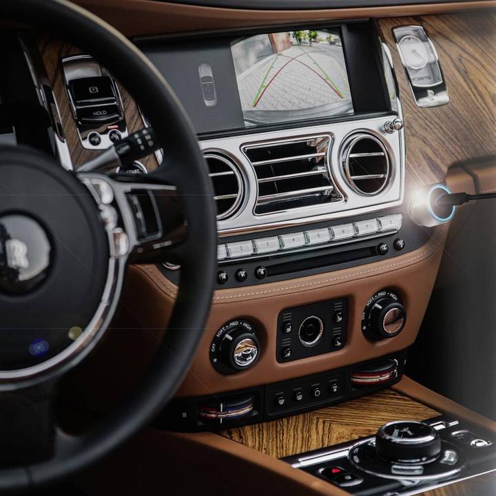 Produktbild LogiLink Auto-Netzteil