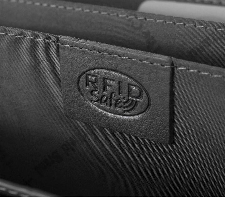 Actual product image The Chesterfield Brand Purses