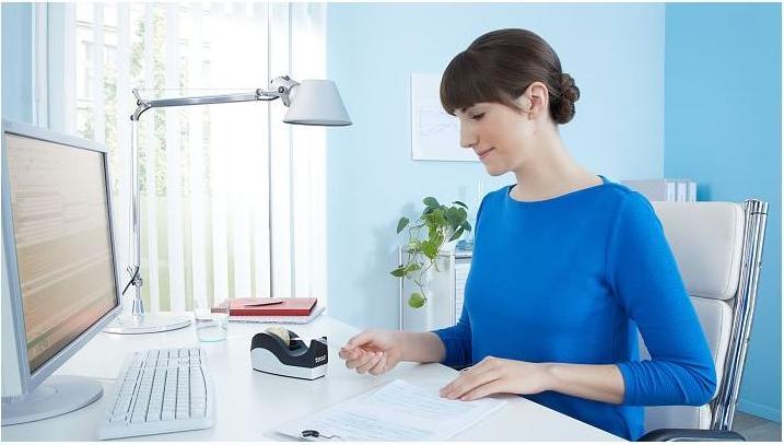 Produktbild tesa EASY CUT ORCA Tischabroller, sauberer Schnitt