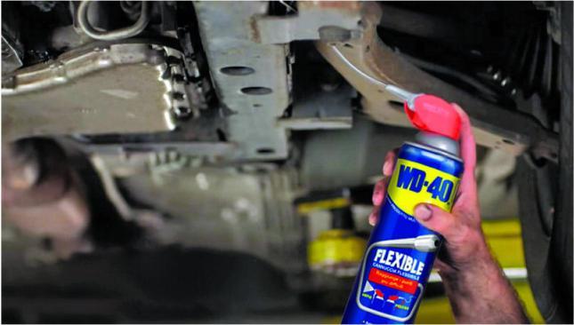 Produktbild WD-40 Kriechöl mit flexiblem Rüssel (400 ml)