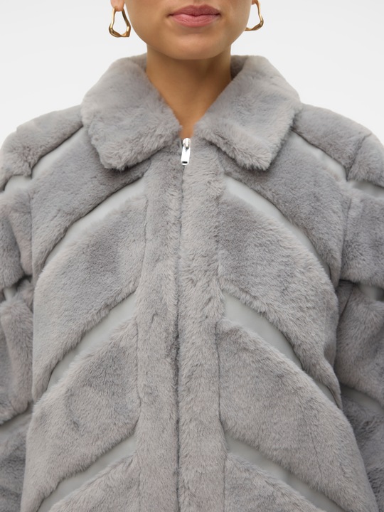 Actual product image Vero Moda VMSONJALUIS Jacket Faux fur jacket (S)