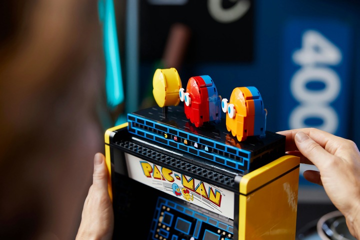 Actual product image LEGO PAC-MAN Arcade 10323 (10323, LEGO Icons, LEGO Rare Sets)