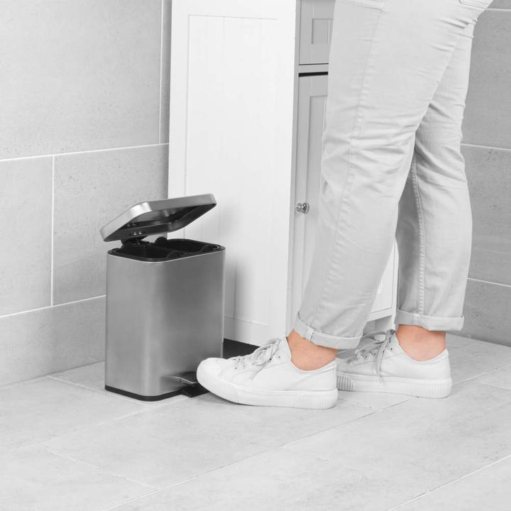 Actual product image Beldray LA035235SSFEU7 5-Litre Dual Compartment Bin â Stainless Steel (5 l)