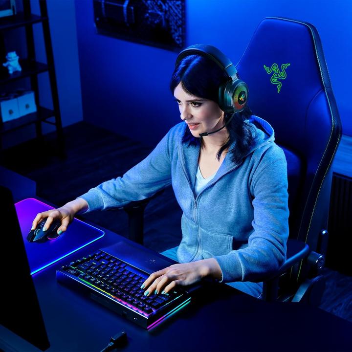 Actual product image Razer Kraken V4 PRO (Cable, Wireless)