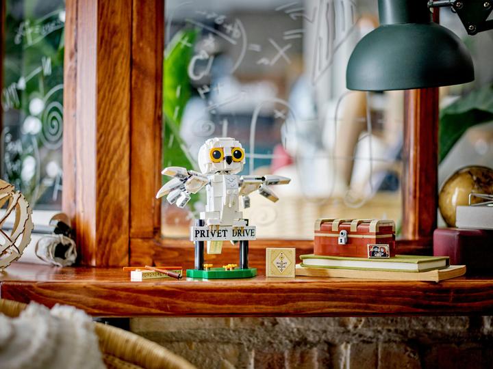 Image du produit LEGO Hedwig™ im Ligusterweg 4 (76425, LEGO Harry Potter)