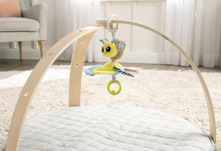Actual product image Tomy Clutching toy Clip N Go bee