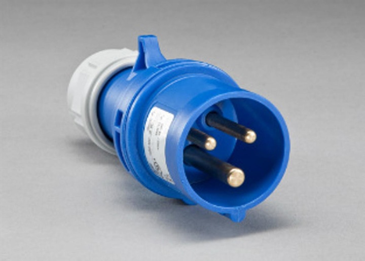 Actual product image Bachmann BN0500 48.26cm 19inch PDU 1HE 24xC13 4xC19 Power measurement connection CEE 32A blue