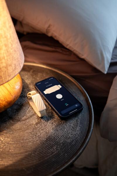 Actual product image Homedics SS-WB100CE-WW, WakeBand, Your Silent Alarm, Cream