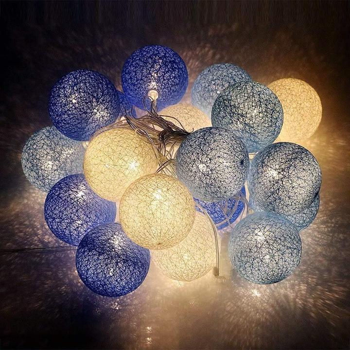 Actual product image Ciskotu LED-Lichterkette mit Baumwollkugeln (3.80 m)
